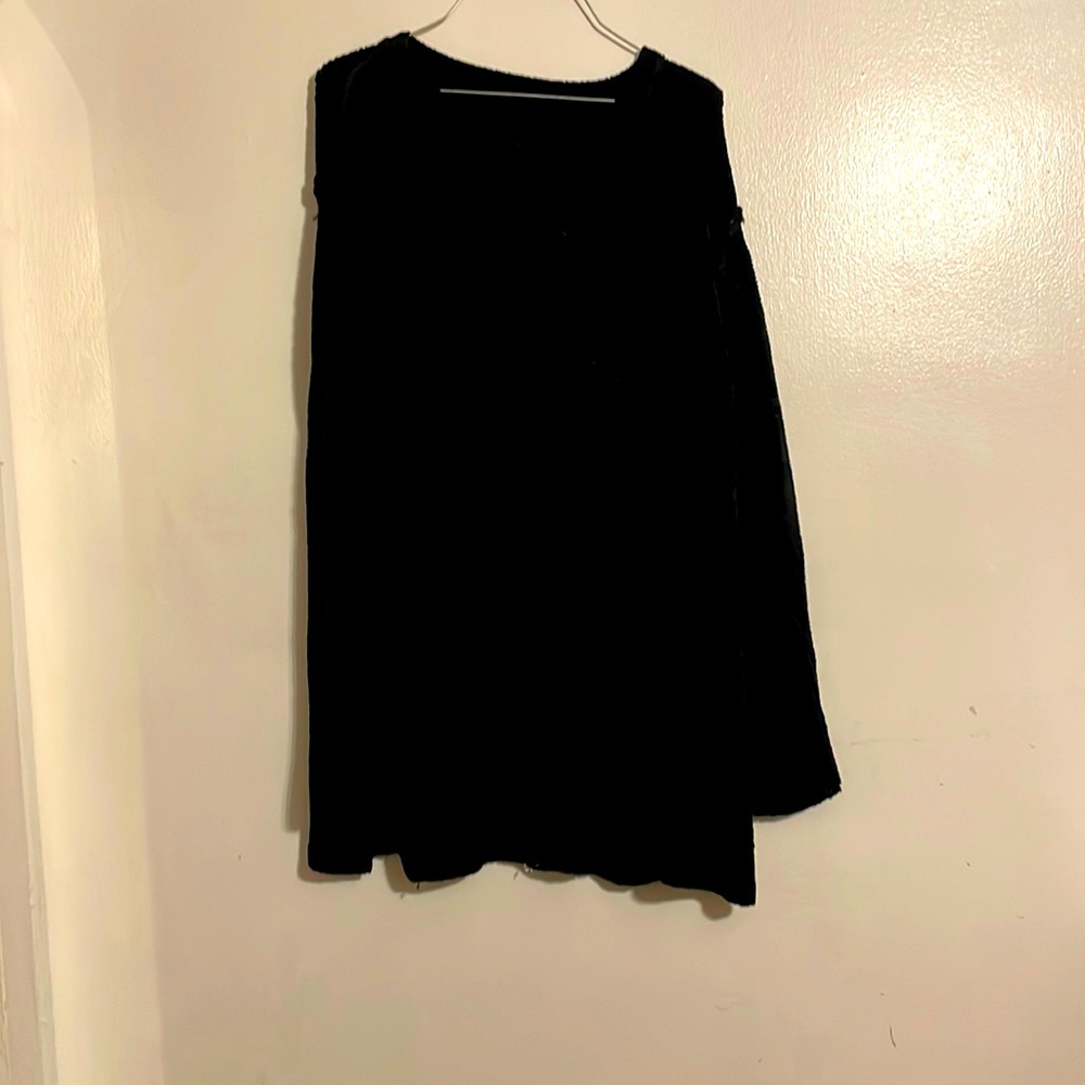 XXL, Dark black, corduroy texture.